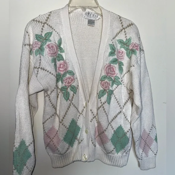 Studio VINTAGE Michelle Stuart Floral White Crocheted Cardigan Medium - Picture 1 of 7